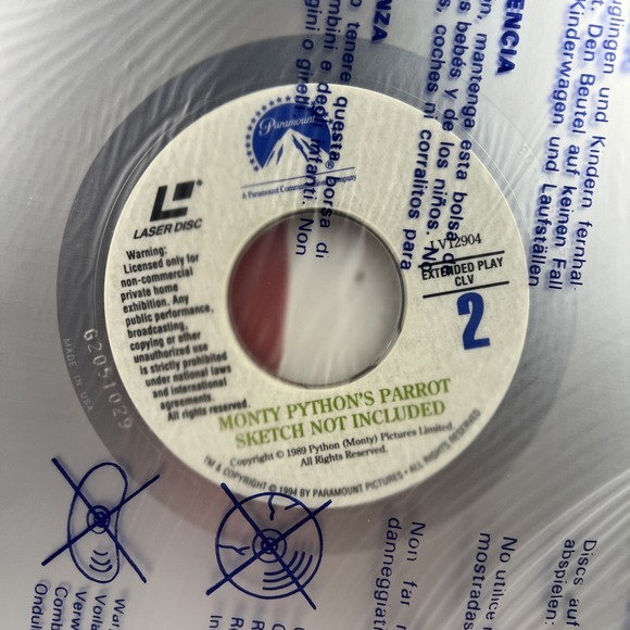 Monty Python's Parrot Sketch Not‎ Included - Laserdisc (1994 Paramount) VG+ - Picture 12 of 12